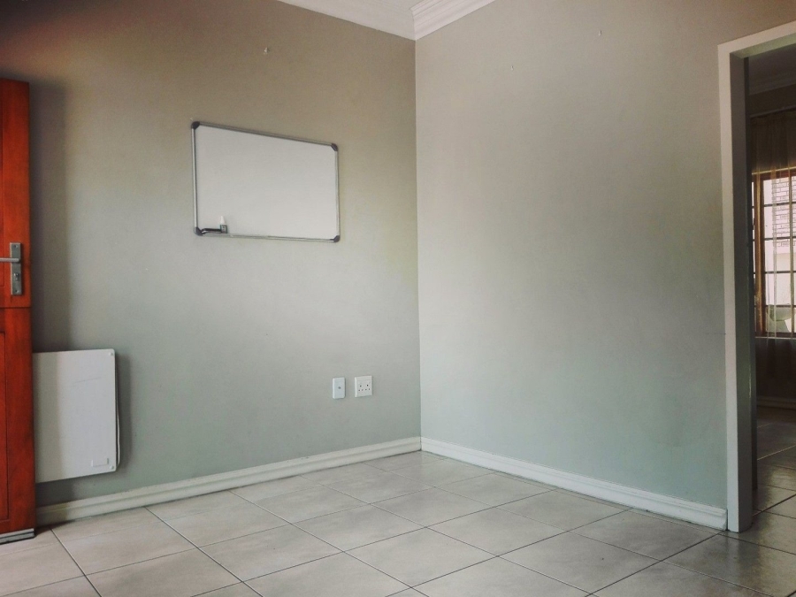 To Let 1 Bedroom Property for Rent in Die Bult North West